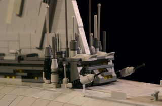 Illustration for article titled Lego Master Completes 30-Pound Star Wars Starship Model